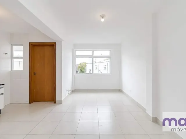 Apartamento com 73m² 2 quartos e 1 banheiro, para alugar, no bairro Centro em Curitiba