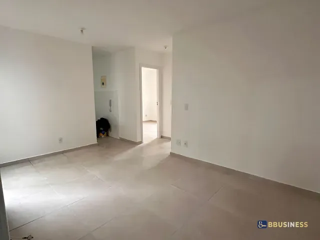 Apartamento 2 quartos e 1 banheiro, para alugar, no bairro Vargem Grande em Rio de Janeiro