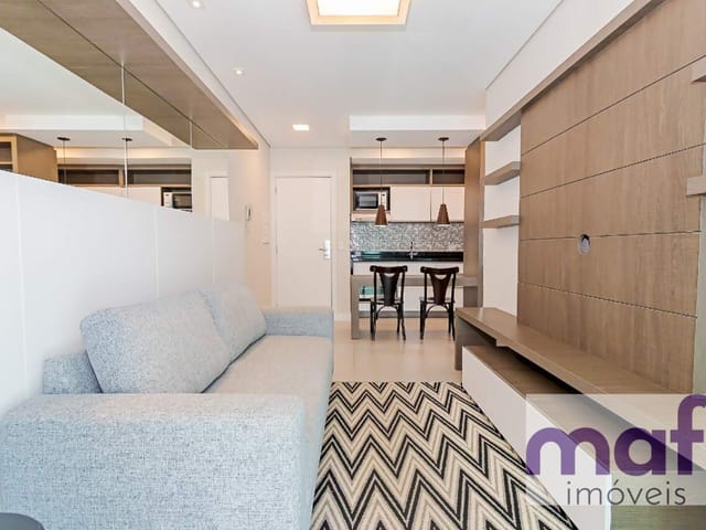 Apartamento 1 quarto e 1 banheiro, para alugar, no bairro Centro em Curitiba