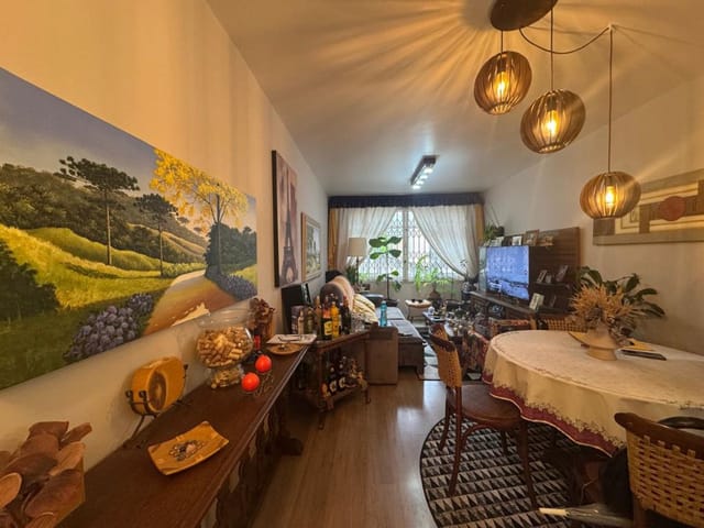 Apartamento 2 quartos e 1 banheiro, à venda, no bairro Bigorrilho em Curitiba
