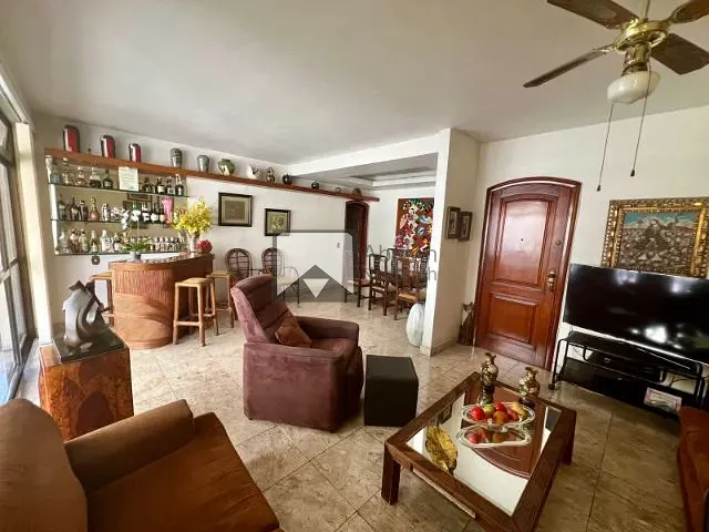 Apartamento com 200m² 4 quartos e 3 banheiros, à venda, no bairro Icaraí em Niterói