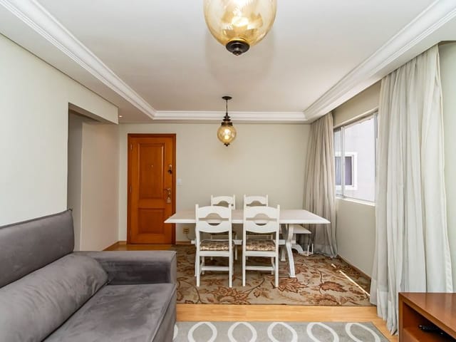 Apartamento 2 quartos e 1 banheiro, à venda, no bairro Bigorrilho em Curitiba
