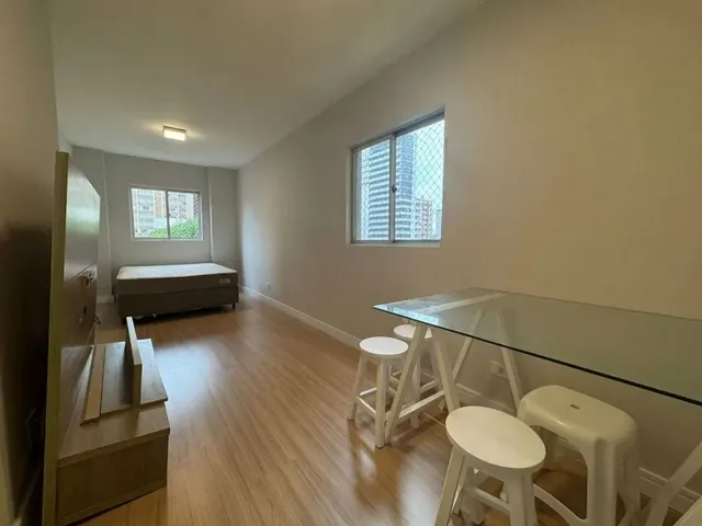 Apartamento 1 quarto e 1 banheiro, à venda, no bairro Bigorrilho em Curitiba