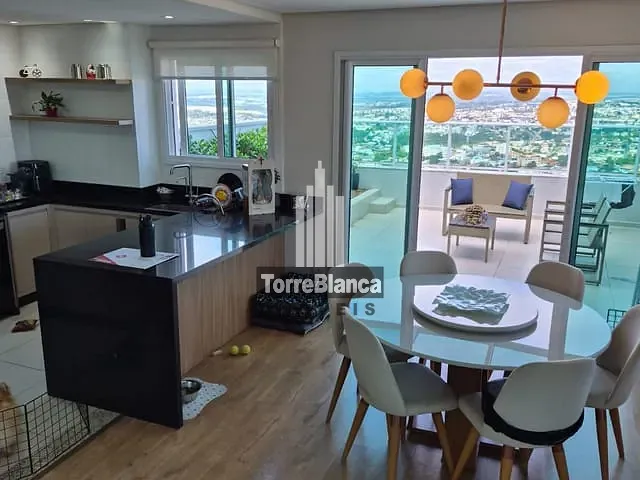 Apartamento com 228m² 3 quartos e 3 banheiros, à venda, no bairro Uvaranas em Ponta Grossa