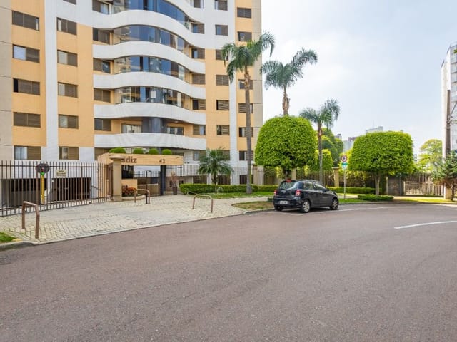 Apartamento 3 quartos e 4 banheiros, à venda, no bairro Portão em Curitiba