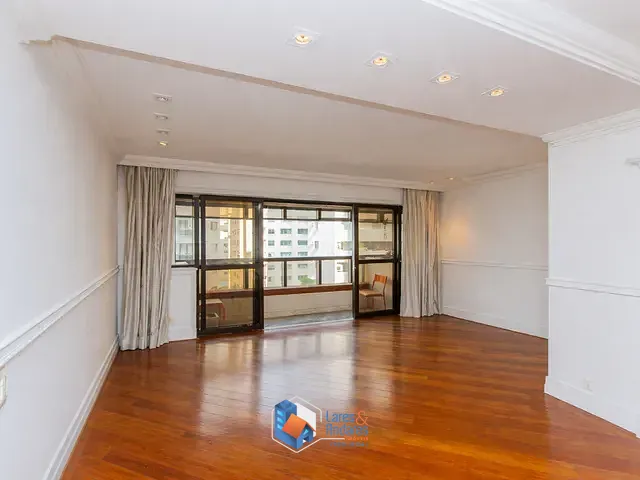 Apartamento com 155m² 4 quartos e 5 banheiros, à venda, no bairro Moema em São Paulo