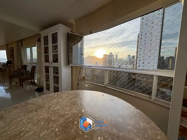 Apartamento com 175m² 4 quartos e 4 banheiros, à venda, no bairro Centro em Balneário Camboriú