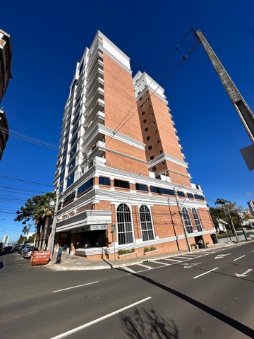 Locação - Apartamento Semimobiliado, 3 suítes, 2 vagas, 5 banheiros, Área Gourmet, 197 m², Ed. London Place - Jardim Carvalho, Ponta Grossa.