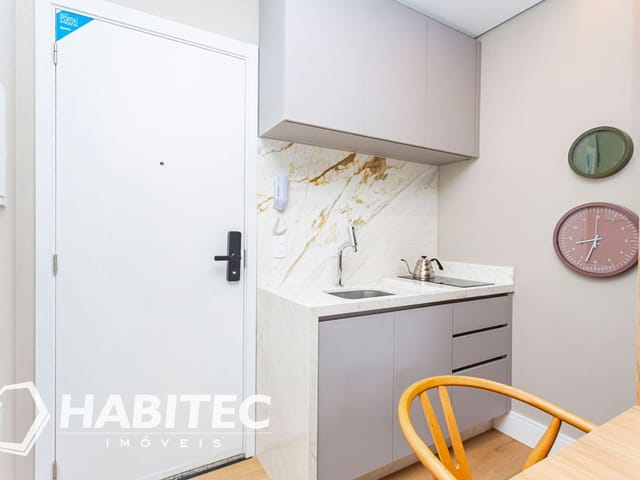 Apartamento 1 quarto e 1 banheiro, à venda, no bairro Centro em Curitiba