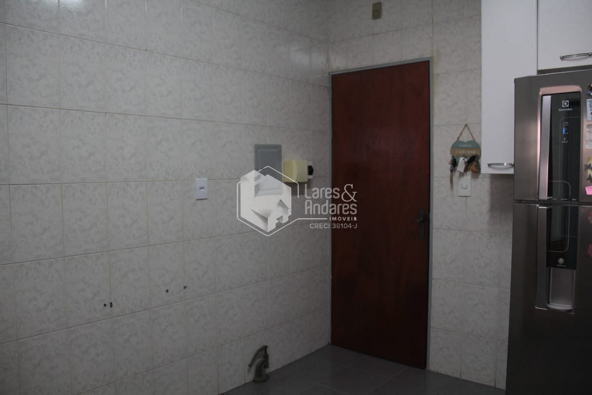 Apartamento à venda com 3 quartos, 105m² - Foto 3