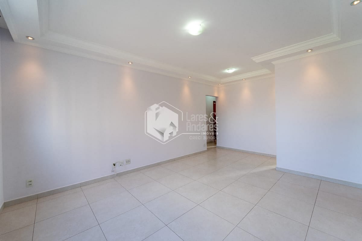Apartamento à venda com 3 quartos, 77m² - Foto 1