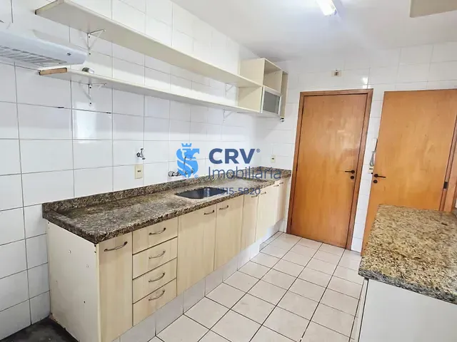 Apartamento com 138m² 3 quartos e 2 banheiros, à venda ou para alugar, no bairro Vitória em Londrina