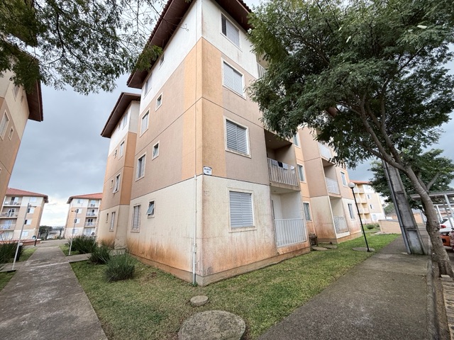 Locação - Apartamento com 2 quartos, 1 vaga, Sacada com churrasqueira, Residencial Le Village Pitangui - Uvaranas, Ponta Grossa.