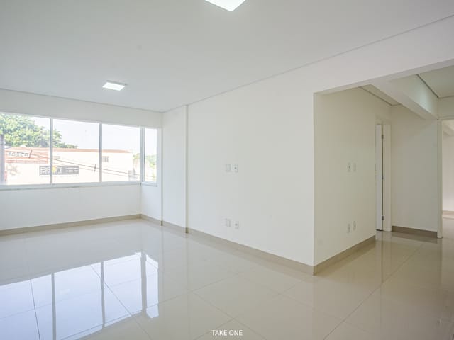 Foto do Apartamento - Apartamento tipo para venda em Jardim de Itapoan com 2 quartos, 80m² | Lares e Andares Imóveis