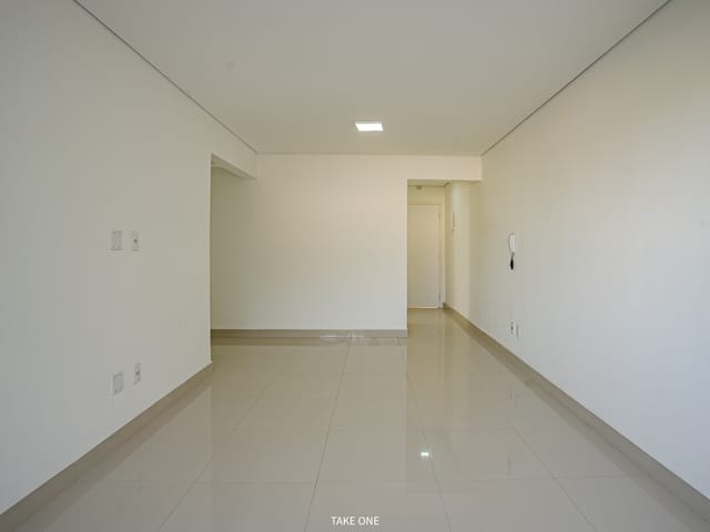 Foto do Apartamento - Apartamento tipo para venda em Jardim de Itapoan com 2 quartos, 80m² | Lares e Andares Imóveis