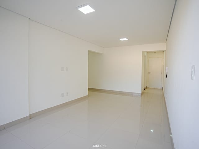 Foto do Apartamento - Apartamento tipo para venda em Jardim de Itapoan com 2 quartos, 80m² | Lares e Andares Imóveis