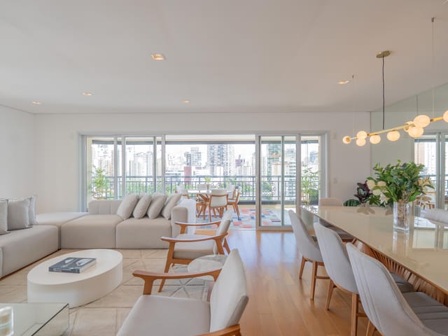 Apartamento com 275m² 4 quartos e 6 banheiros, à venda, no bairro Vila Olímpia em São Paulo