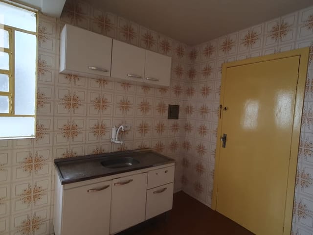 Apartamento 3 quartos e 1 banheiro, à venda, no bairro Novo Mundo em Curitiba