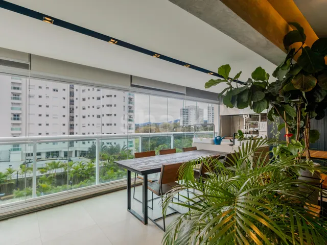 Apartamento com 200m² 4 quartos e 5 banheiros, à venda, no bairro Alphaville Empresarial em Barueri