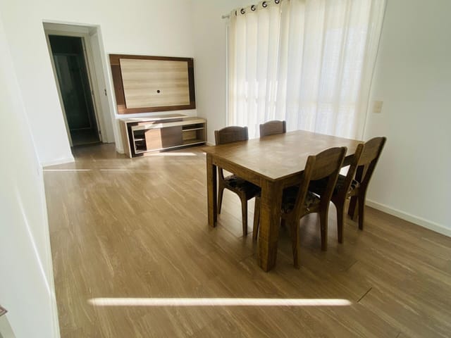 Apartamento 1 quarto e 1 banheiro, para alugar, no bairro Batel em Curitiba