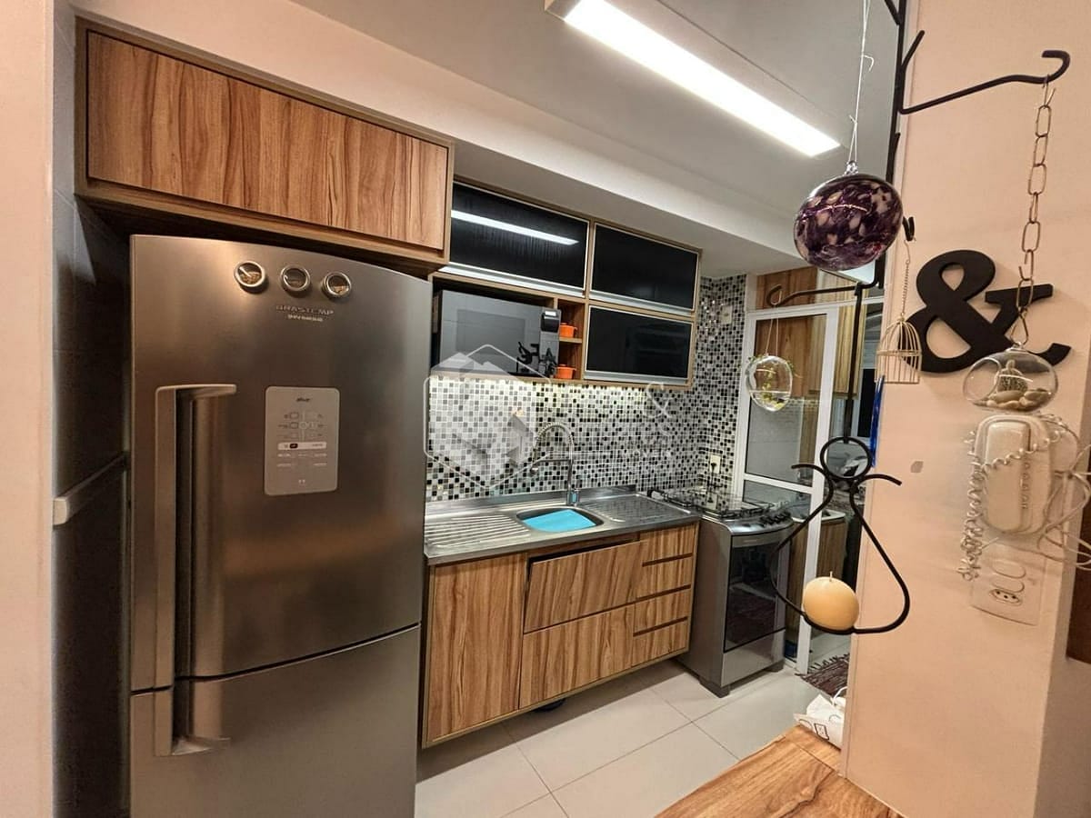 Apartamento à venda com 2 quartos, 69m² - Foto 1