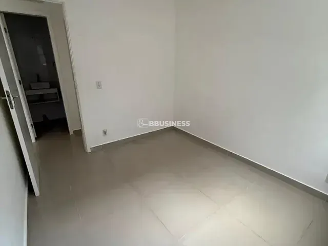 Apartamento 2 quartos e 1 banheiro, à venda, no bairro Parque Jóquei Club em Campos dos Goytacazes