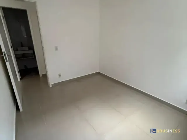 Apartamento 2 quartos e 1 banheiro, à venda, no bairro Parque Jóquei Club em Campos dos Goytacazes