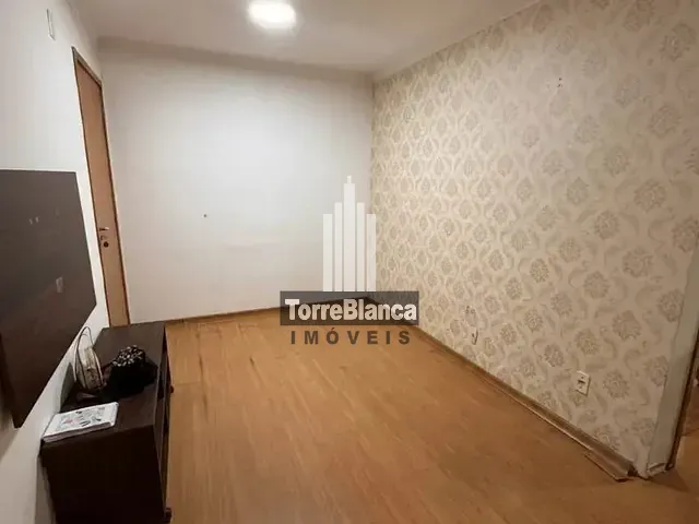 Apartamento 2 quartos e 1 banheiro, à venda, no bairro Uvaranas em Ponta Grossa