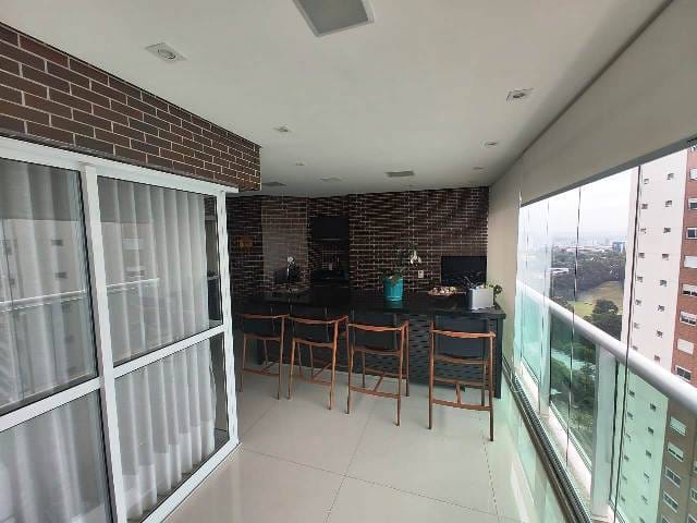 Apartamento com 254m² 4 quartos e 6 banheiros, à venda, no bairro Umuarama em Osasco
