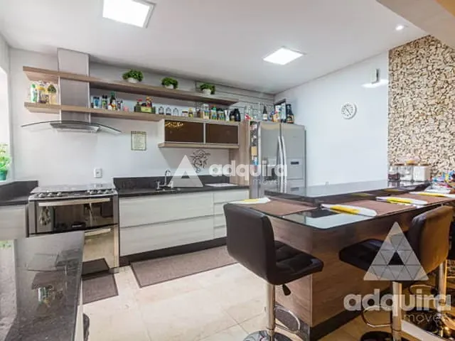 Apartamento com 175m² 3 quartos e 2 banheiros, à venda, no bairro Centro em Ponta Grossa