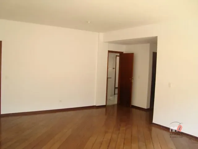 Apartamento à venda, no bairro Retiro em Petrópolis