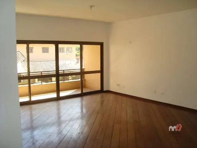 Apartamento à venda, no bairro Retiro em Petrópolis