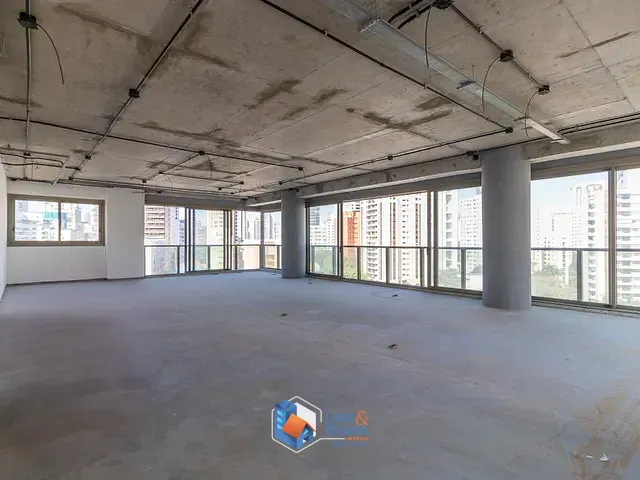Apartamento com 352m² 3 quartos e 6 banheiros, à venda, no bairro Vila Nova Conceição em São Paulo
