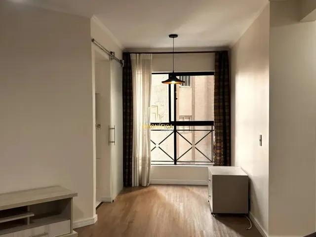 Apartamento 2 quartos e 1 banheiro, à venda, no bairro Bigorrilho em Curitiba
