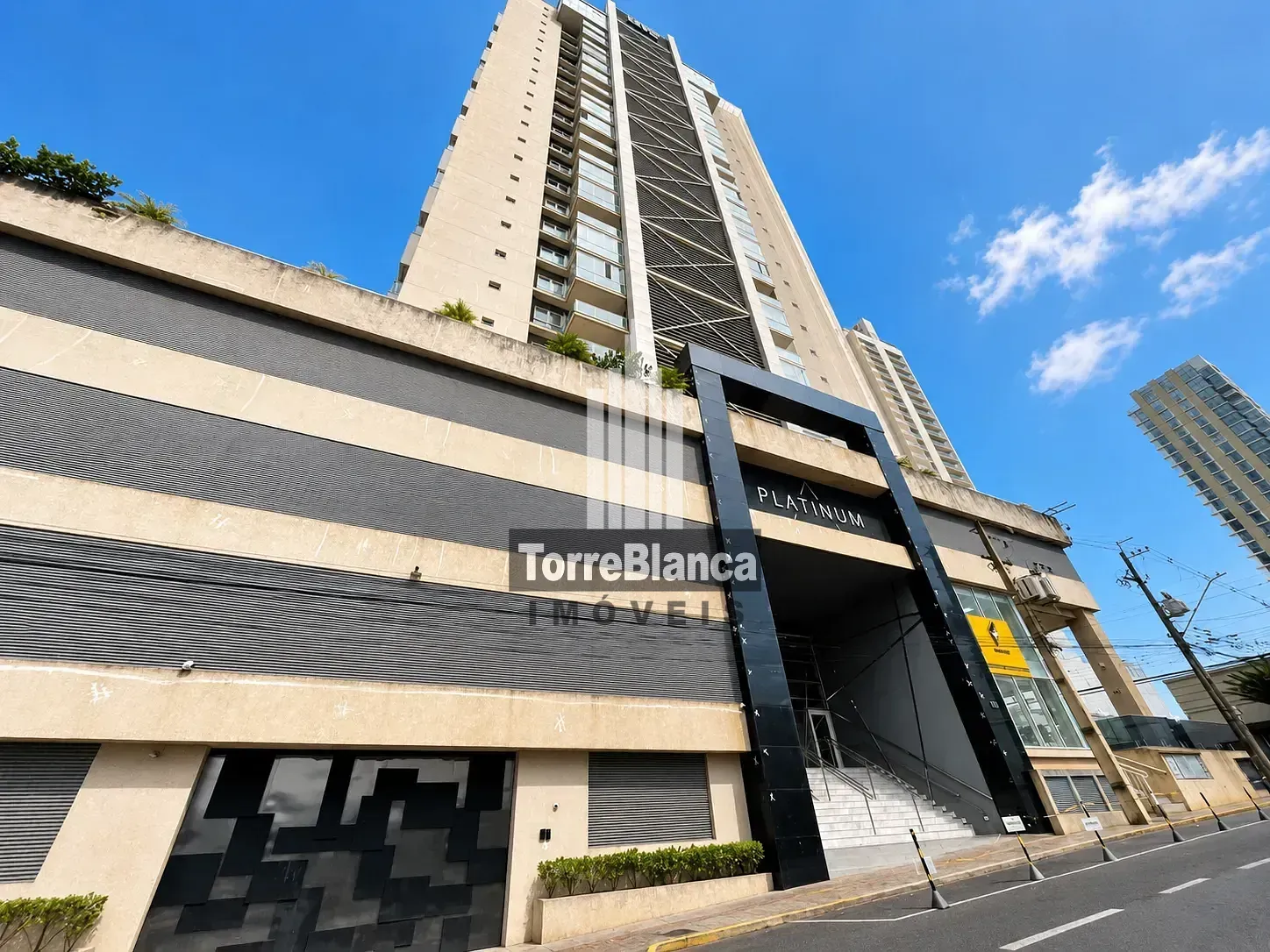 Apartamento, 3 quartos, 207 m² - Foto 1