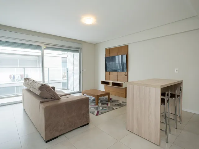 Apartamento 1 quarto e 1 banheiro, para alugar, no bairro Centro em Pelotas