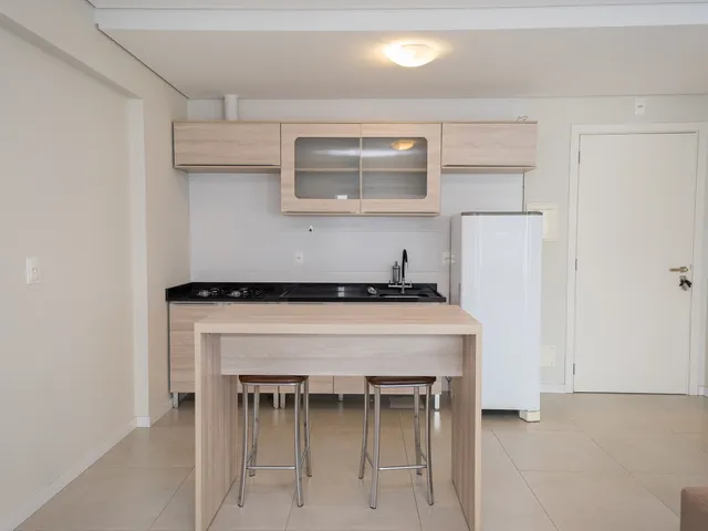 Apartamento 1 quarto e 1 banheiro, para alugar, no bairro Centro em Pelotas