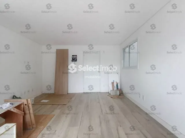 Apartamento com 100m² 3 quartos e 1 banheiro, para alugar, no bairro Vila Guarani em Mauá