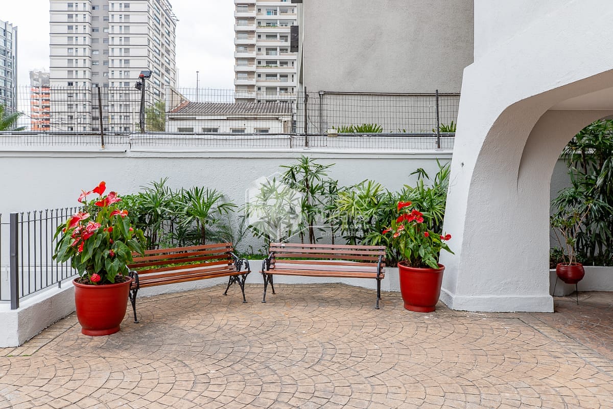 Apartamento à venda com 2 quartos, 75m² - Foto 32