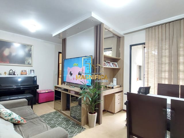 Apartamento 2 quartos e 1 banheiro, à venda, no bairro Cajuru em Curitiba