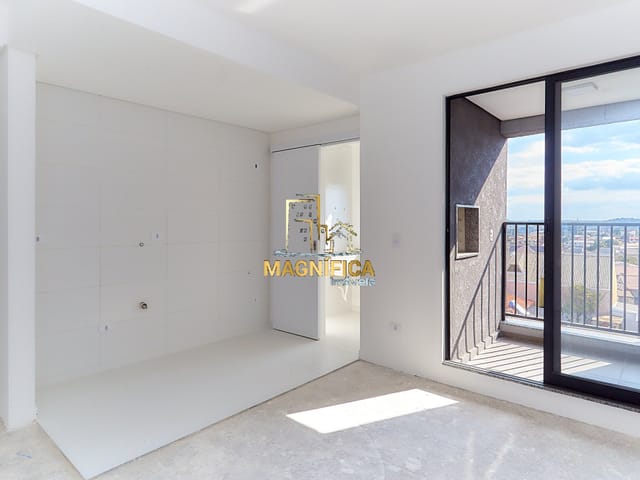 Apartamento 2 quartos e 1 banheiro, à venda, no bairro Pinheirinho em Curitiba