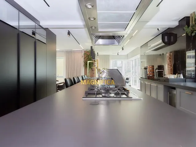 Apartamento 4 quartos e 9 banheiros, à venda, no bairro Água Verde em Curitiba