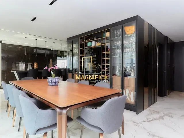 Apartamento 4 quartos e 5 banheiros, à venda, no bairro Água Verde em Curitiba