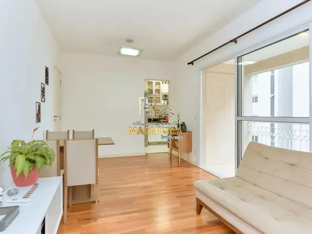 Apartamento 1 quarto e 1 banheiro, à venda, no bairro Centro em Curitiba