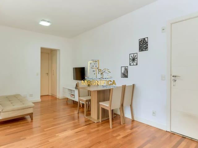 Apartamento 1 quarto e 1 banheiro, à venda, no bairro Centro em Curitiba