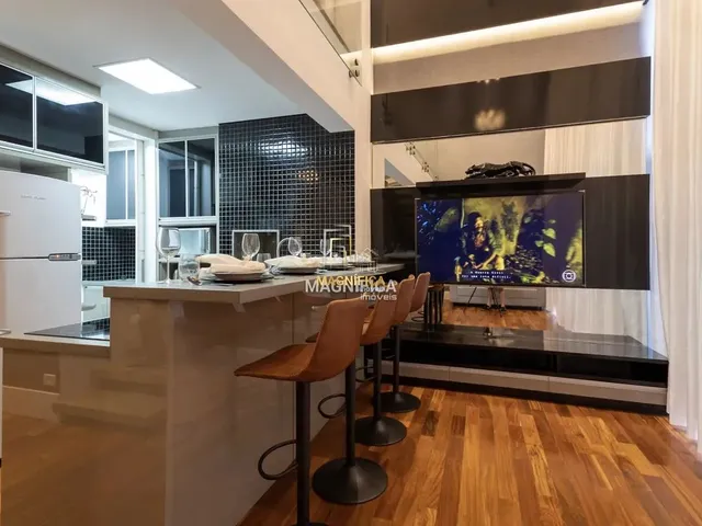 Apartamento 1 quarto e 3 banheiros, à venda, no bairro Centro em Curitiba