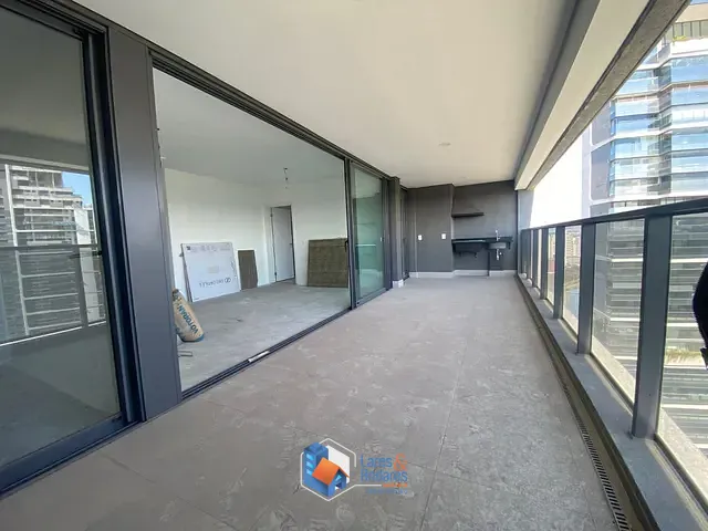Apartamento com 25000m² 3 quartos e 5 banheiros, à venda, no bairro Real Parque em São Paulo