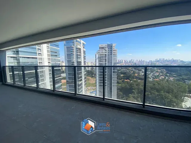 Apartamento com 25000m² 3 quartos e 5 banheiros, à venda, no bairro Real Parque em São Paulo