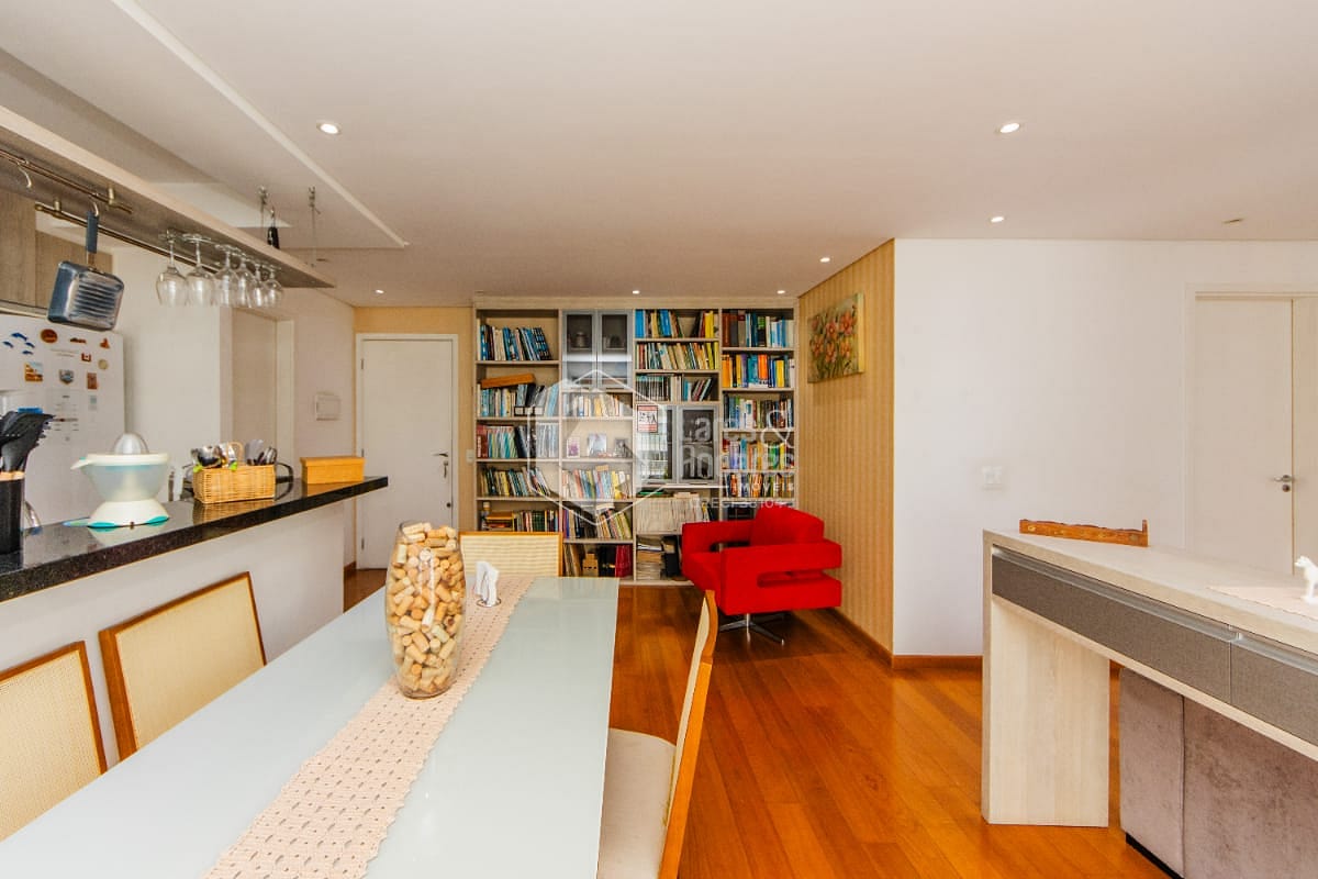 Apartamento à venda com 3 quartos, 92m² - Foto 2