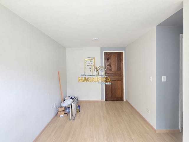 Apartamento 3 quartos e 1 banheiro, à venda, no bairro Campo Comprido em Curitiba